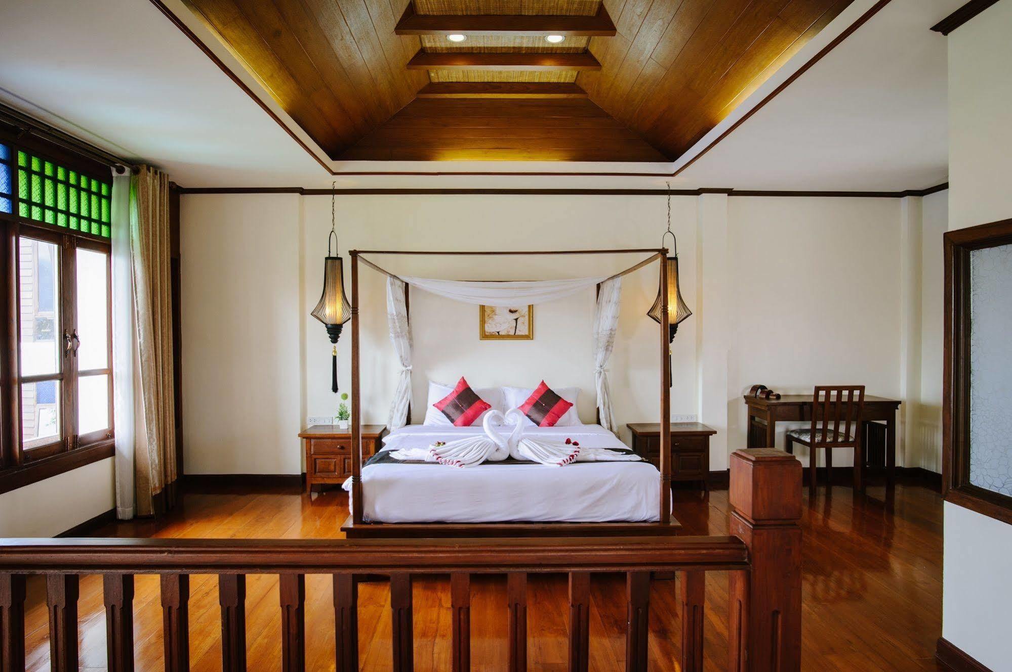 Casa Da Lua Hotel Chiang Mai Bagian luar foto